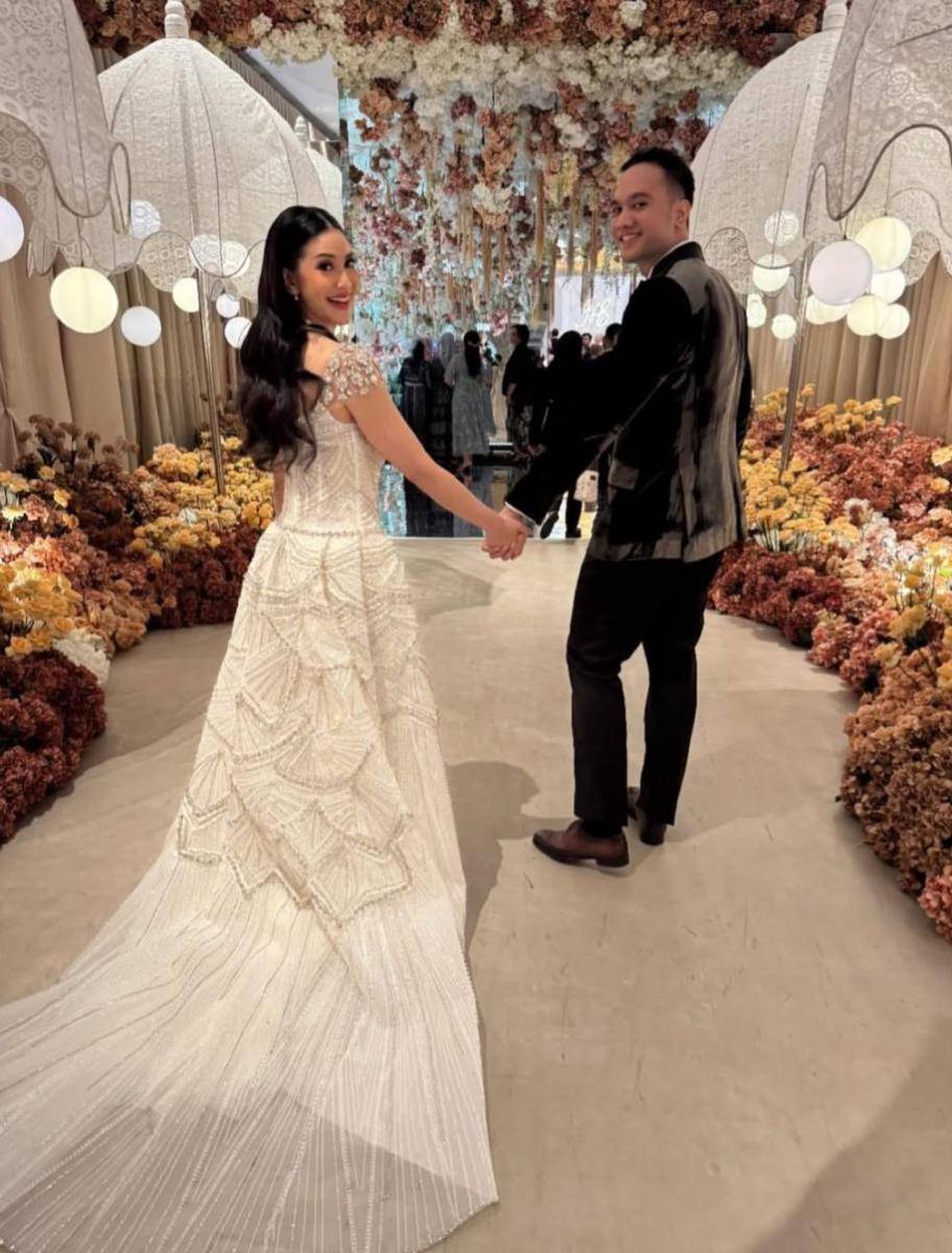 Resepsi pernikahan Elma Agustin dan Ihsan Fadhlur Rahman. (Instagram.com/bangmarlon)