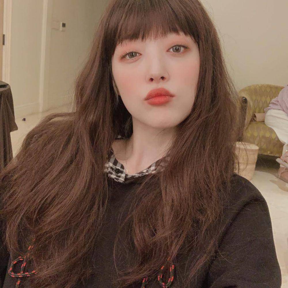 Sulli (instagram.com/jelly_jilli)