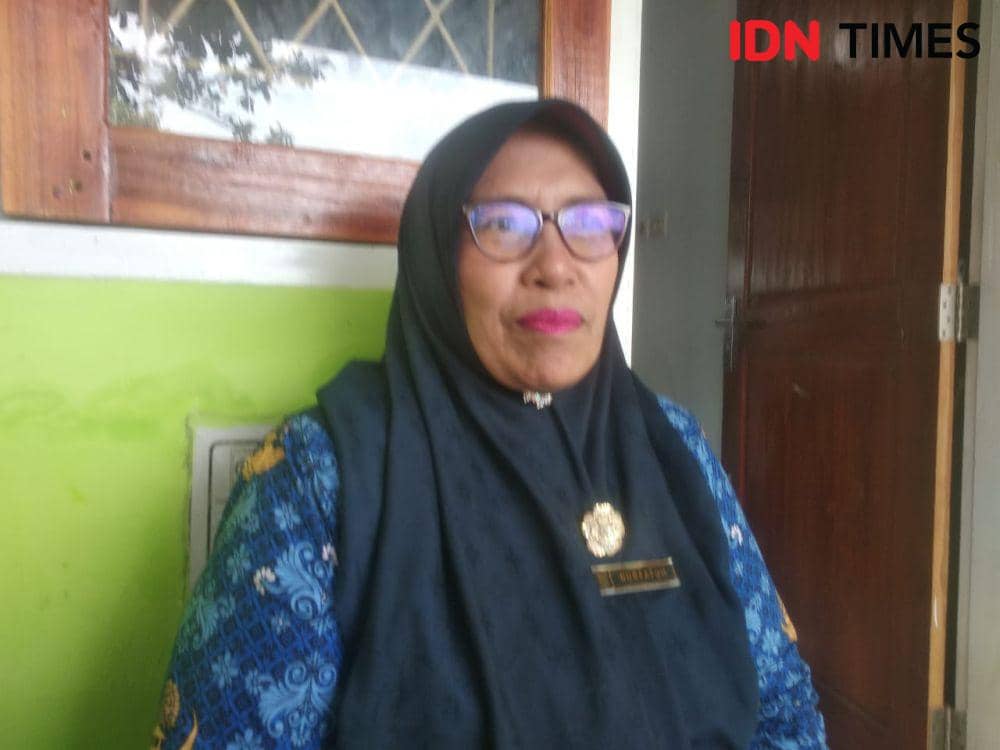 Kepala SDN 28 Melayu, Nurfatuh (IDN Times/Juliadin)