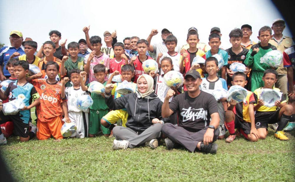 Zulkarnain saat membuka festival sepak bola U-12 Mabar (dok.istimewa)