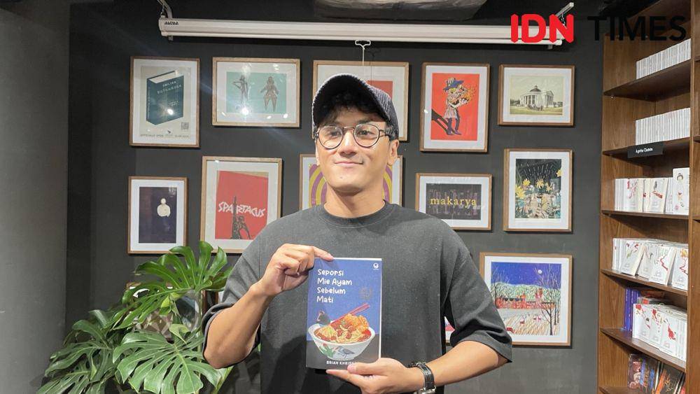 Buku Seporsi Mie Ayam Sebelum Mati karya Brian Khrisna. (IDN Times/Dina Salma)