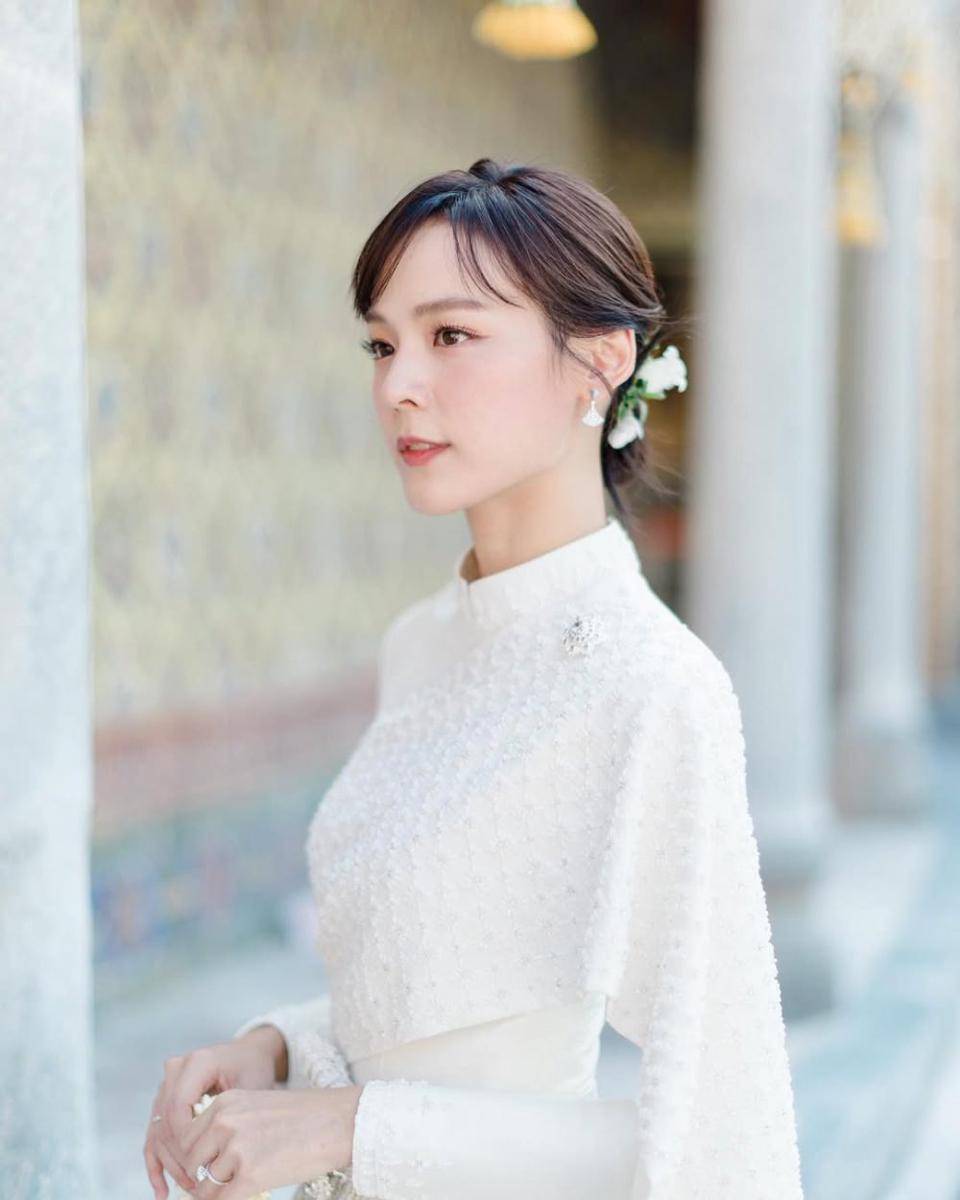 potret ide gaya rambut sebahu yang simpel dan elegan ala Pattie Ungsumalynn (instagram.com/pattieung)
