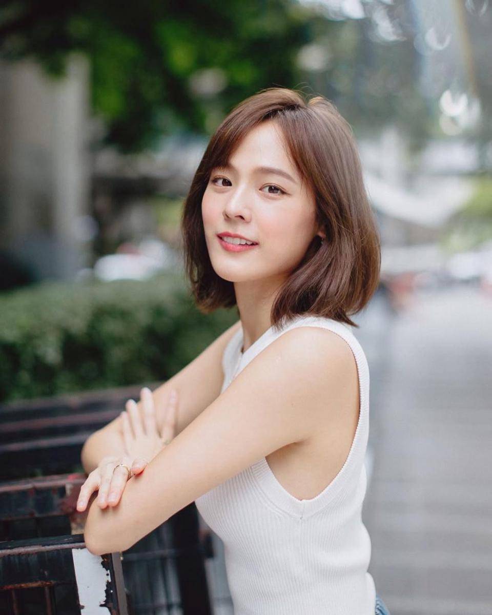 potret ide gaya rambut sebahu yang simpel dan elegan ala Pattie Ungsumalynn (instagram.com/pattieung)
