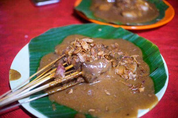 Ilustrasi sate padang. istockphoto.com