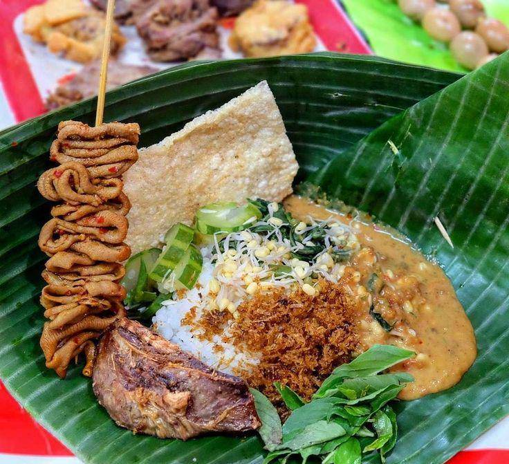 Ilustrasi Nasi Pecel (pinterest.com/Chachoek Chachoek)