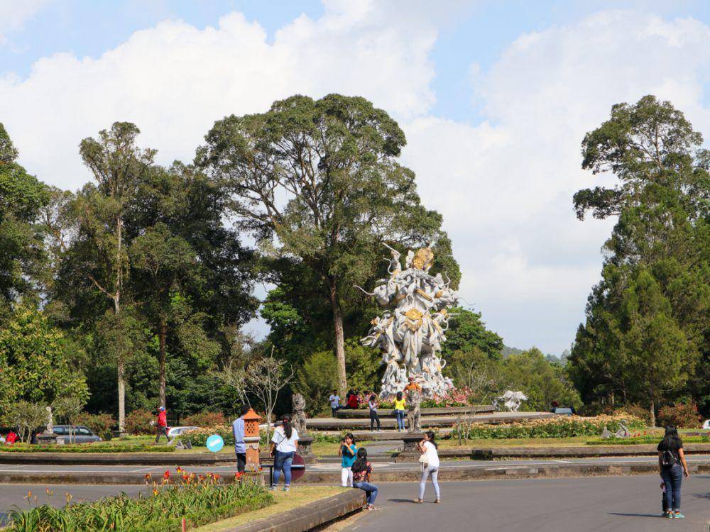taman di area masuk Kebun Raya Bali (dok.pribadi/Natalia Indah)