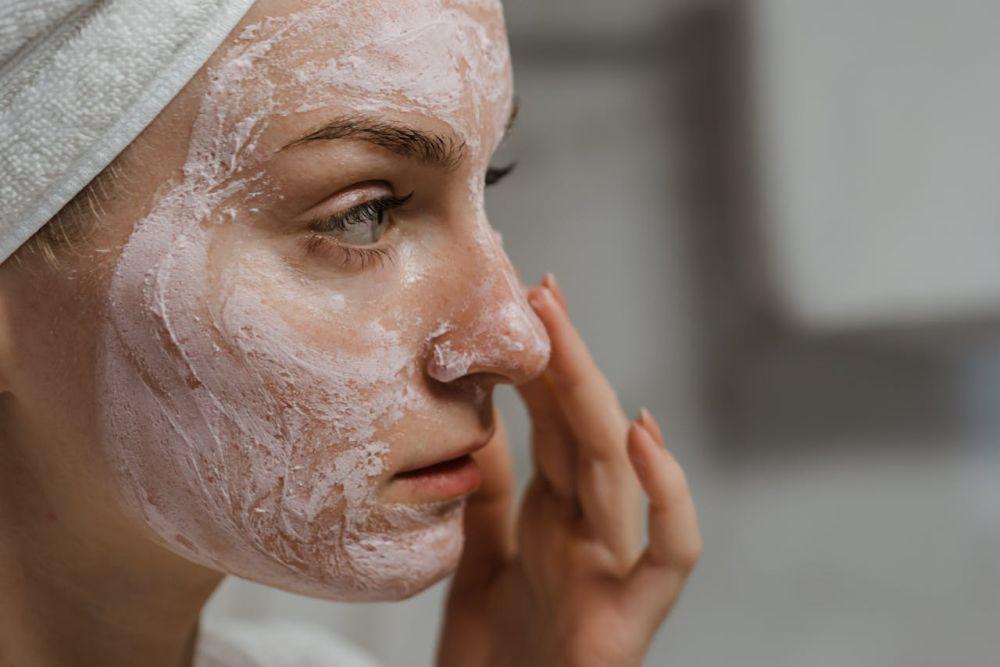 4 DIY Masker Kolagen Alami untuk Kulit Wajah, Auto Kencang!