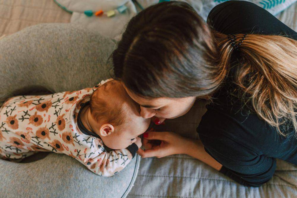 ilustrasi ibu bersama anak (pexels.com/RDNE Stock project)