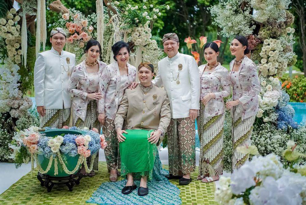 Siraman Ihsan Fadhlur Rahman, suami Elma Agustin. (fhidayani via Instagram.com/bangmarlon)