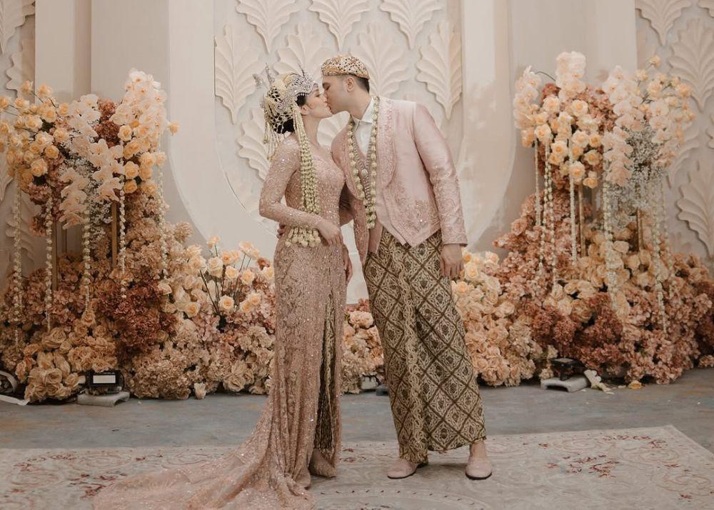 7 Dekorasi Akad Nikah Elma Agustin, Manis Bernuansa Peach!