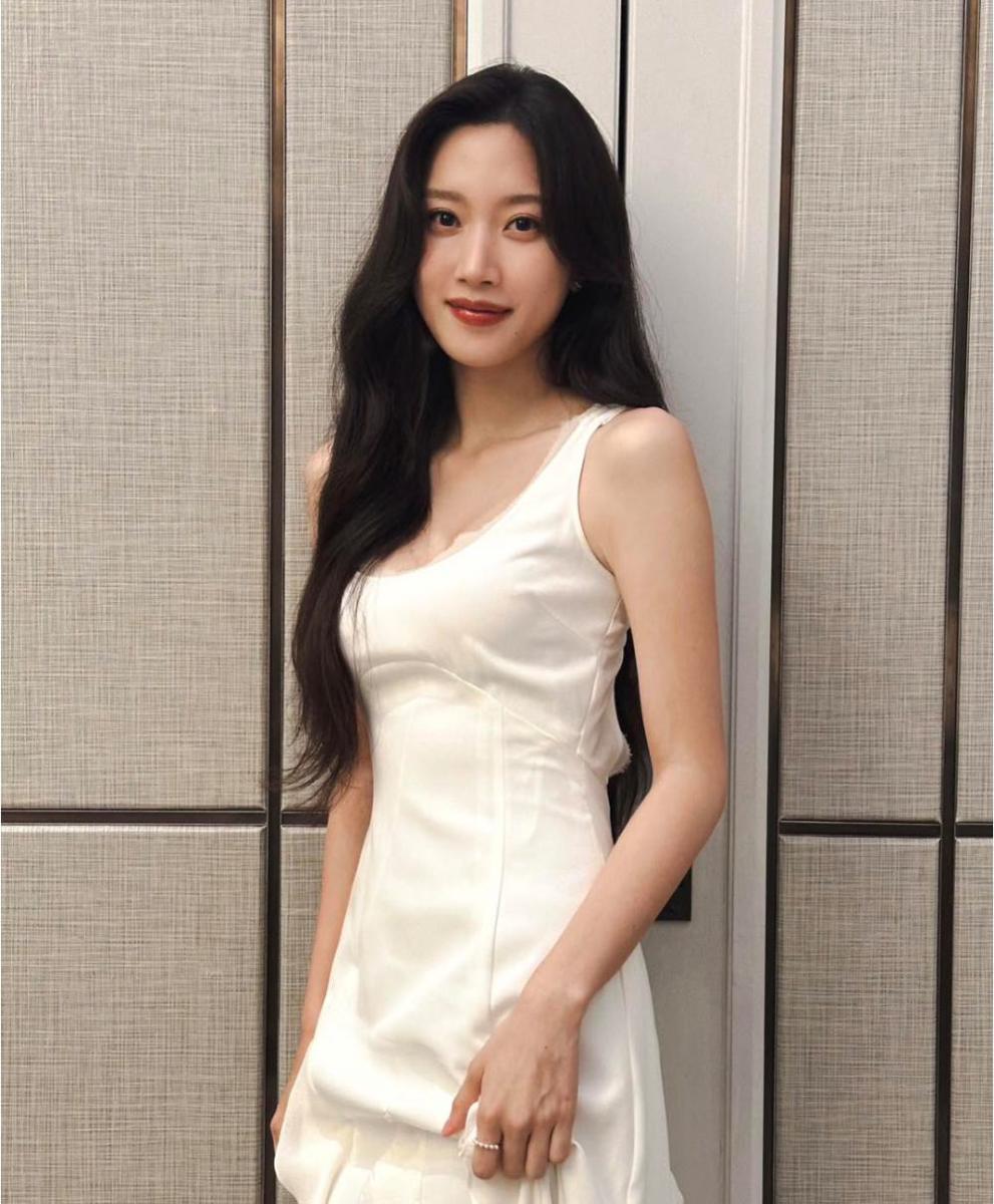 Moon Ga Young (instagram.com/peakj.official)