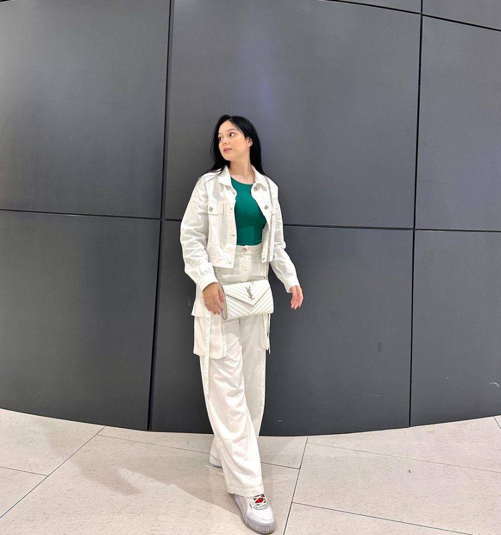 OOTD ala Yasmine OW (instagram.com/yasmine.ow)