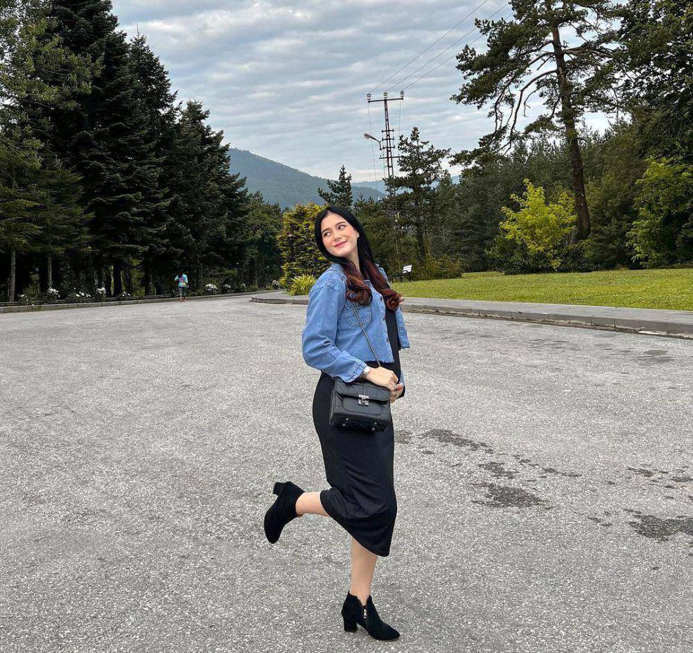 OOTD ala Yasmine OW (instagram.com/yasmine.ow)
