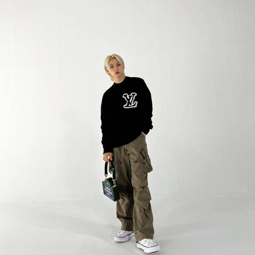 outfit soft boy ala Felix Stray Kids (instagram.com/yong.lixx)
