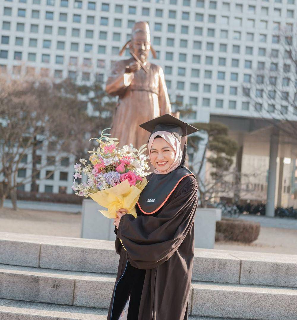 Kebaya Wisuda Xaviera Putri. (instagram.com/xavieraaputri)