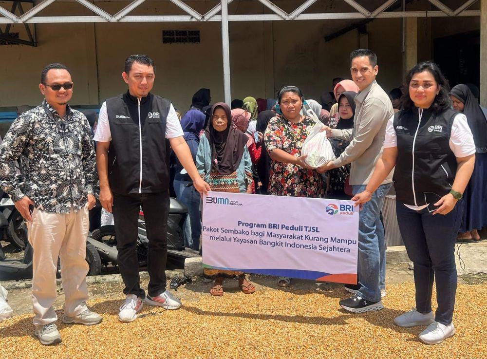 BRI Peduli Salurkan 4.500 Sembako ke Masyarakat Kurang Mampu di Kendal