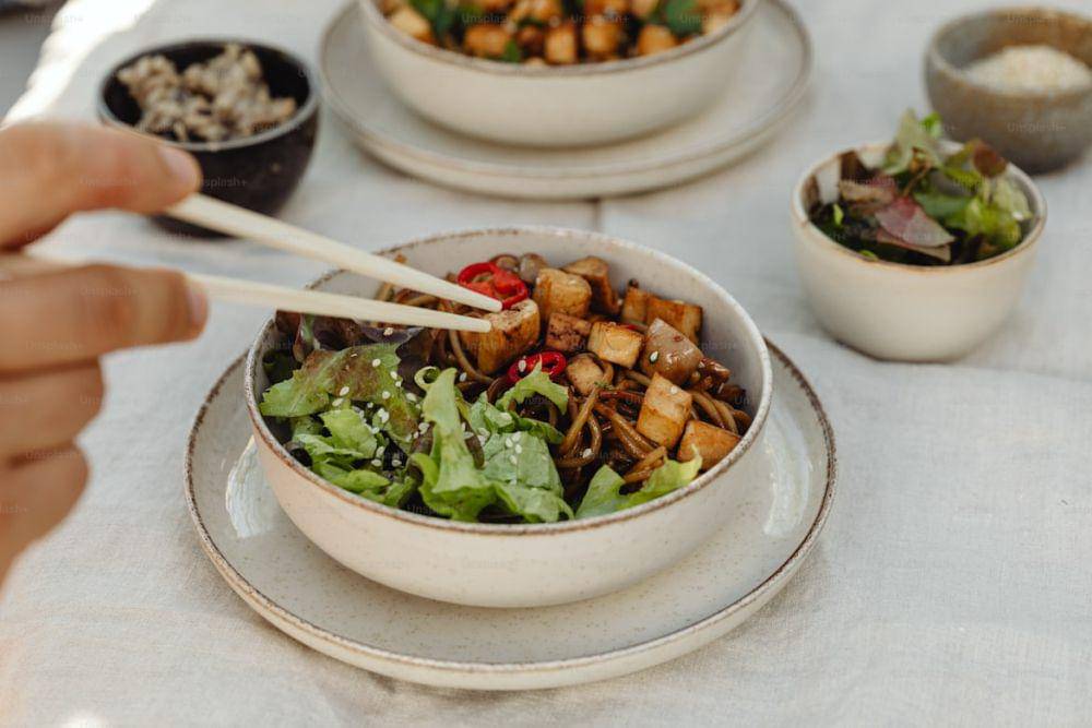 ilustrasi tahu campur (unsplash.com/Karolina Grabowska)