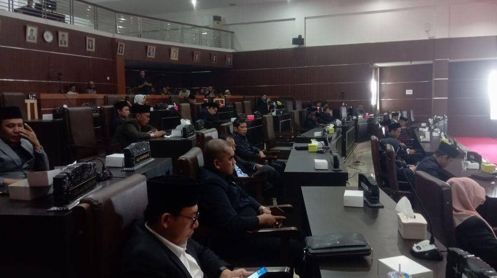 DPRD Lotim Dorong Relokasi Anggaran untuk Perbaikan Sekolah Rusak