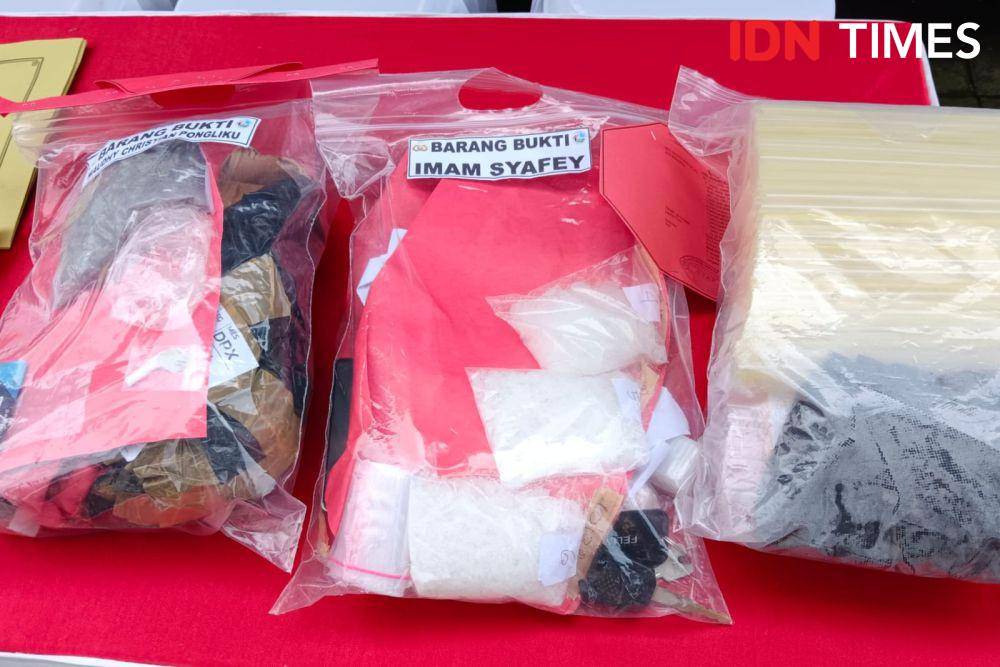 Barang bukti sabu dan ganja tangkapan Sat Resnarkoba Polres Badung (IDN Times/Ayu Afria)