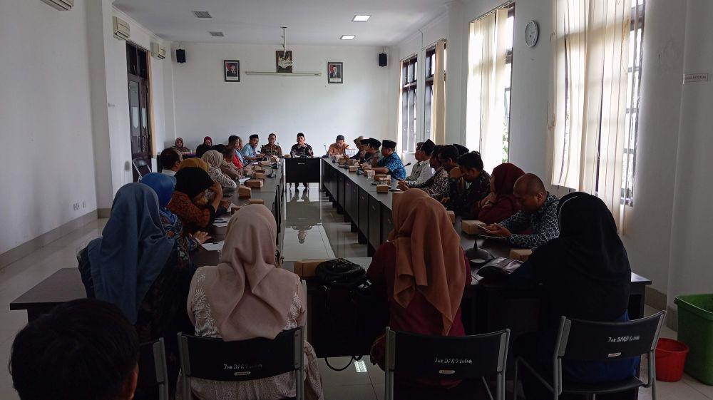 Honorer Lotim Desak Pembentukan Pansus untuk Kawal Penataan Non-ASN