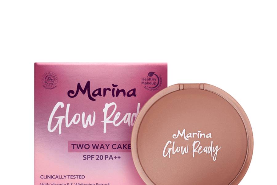 Marina Glow Ready Two Way Cake (dok. Sahabat Marina)