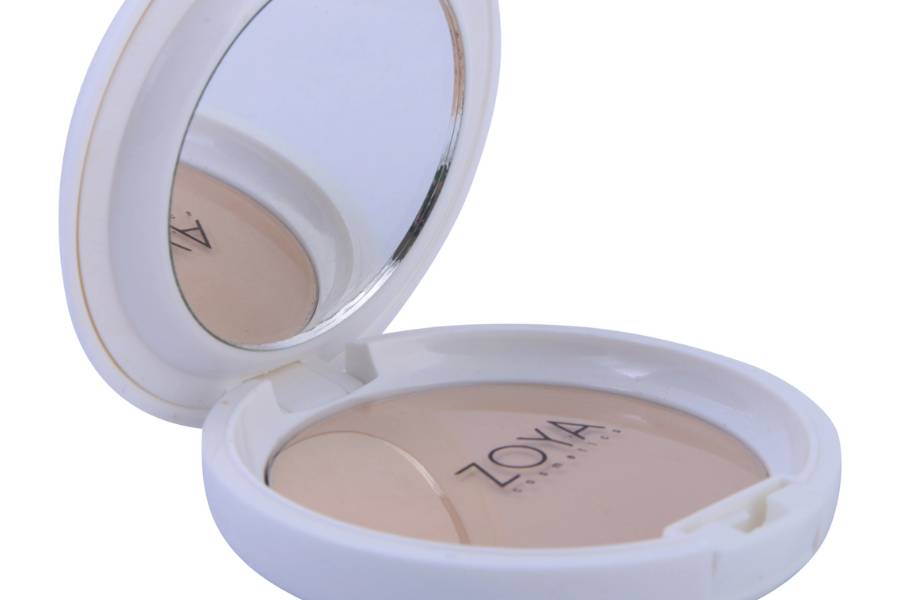 Zoya Cosmetics Natural White Two Way Cake (dok. Zoya Art of Beauty)