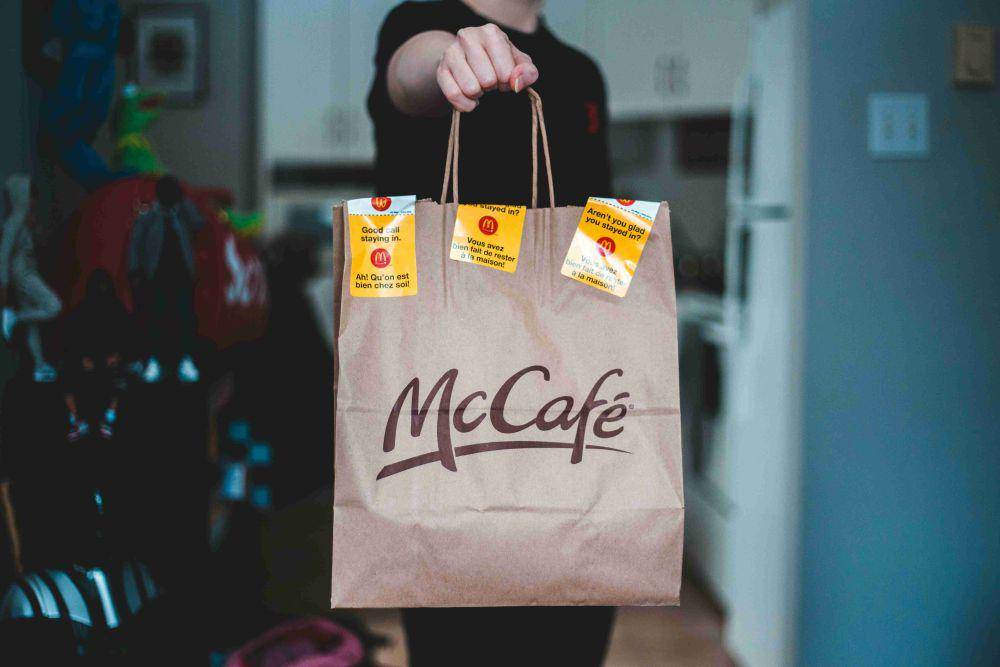 ilustrasi pemesanan makanan secara online (unsplash.com/Erik Mclean)
