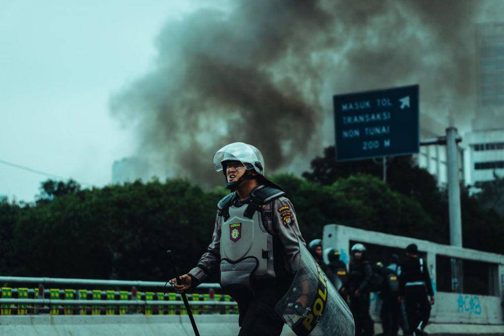 ilustrasi anggota Brimob (unsplash.com/andrie chassidy)