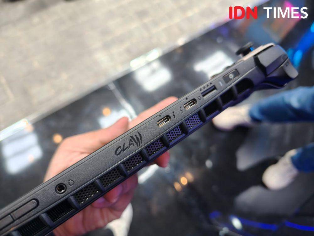 MSI Claw 8 AI+ A2VM (IDN Times/Fatkhur Rozi)