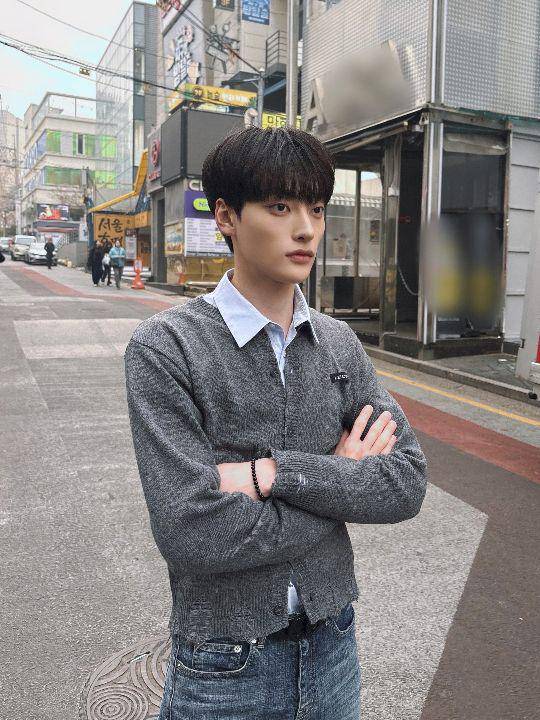 Taeseon (twitter.com/official_unname)