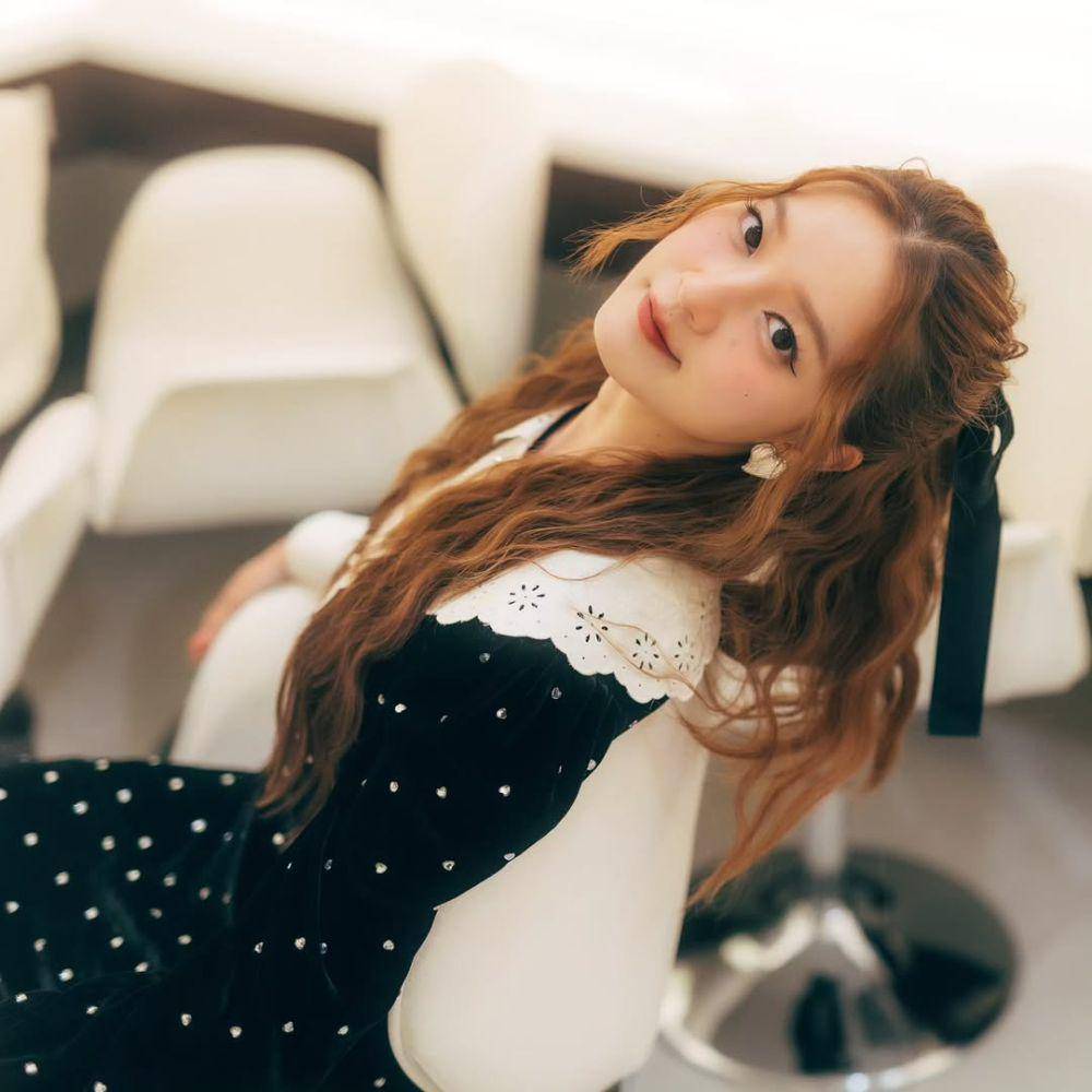 potret ide gaya rambut yang centil dan cute ala Ink Waruntorn (instagram.com/inkwaruntorn)