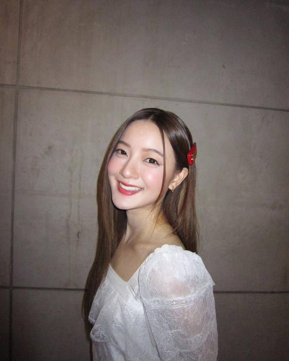 potret ide gaya rambut yang centil dan cute ala Ink Waruntorn (instagram.com/inkwaruntorn)
