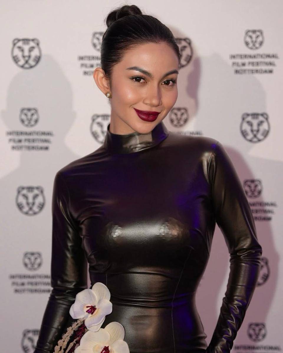 potret ide gaya rambut elegan ala Ariel Tatum (instagram.com/arieltatum)