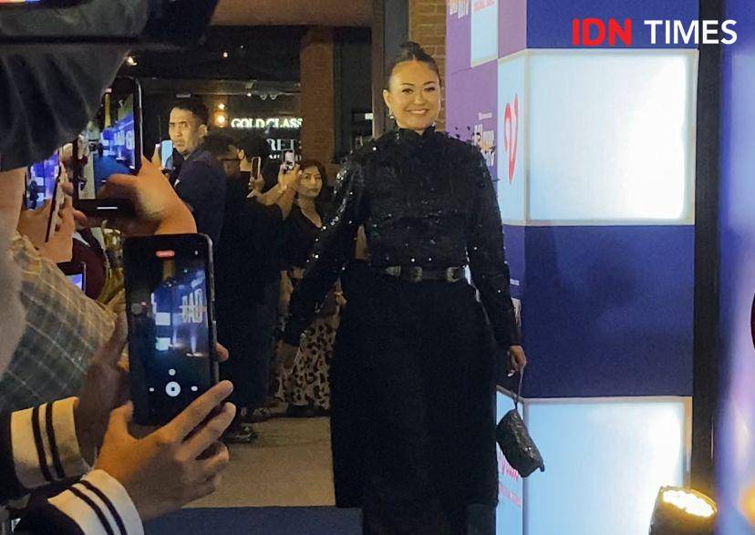 potret artis di blue carpet serial Bad Guys, Selasa (18/2/2025) di CGV Grand Indonesia, Jakarta (dok. IDN Times/Rani Asnurida)