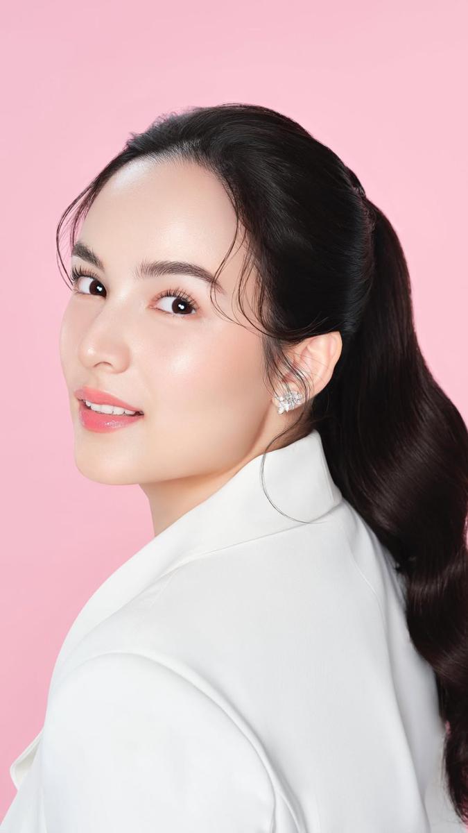 potret ide gaya rambut feminin dan kalem ala Chelsea Islan (instagram.com/chelseaislan)