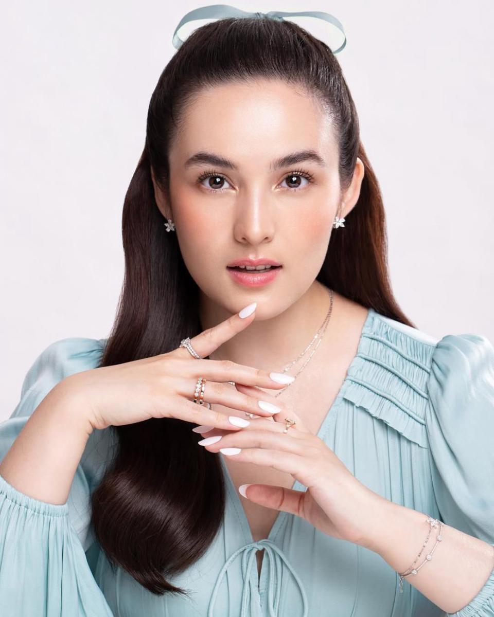 potret ide gaya rambut feminin dan kalem ala Chelsea Islan (instagram.com/chelseaislan)