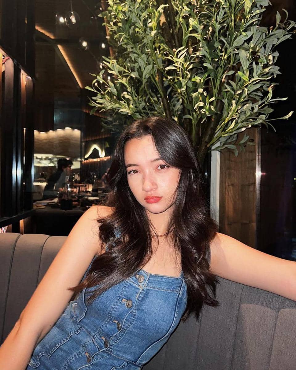 potret ide gaya rambut medium ala Megan Domani