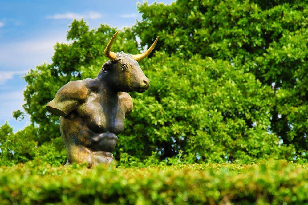 Patung Minotaur di Kastel Cawdor, Inggris. (commons.wikimedia.org/David Dixon)