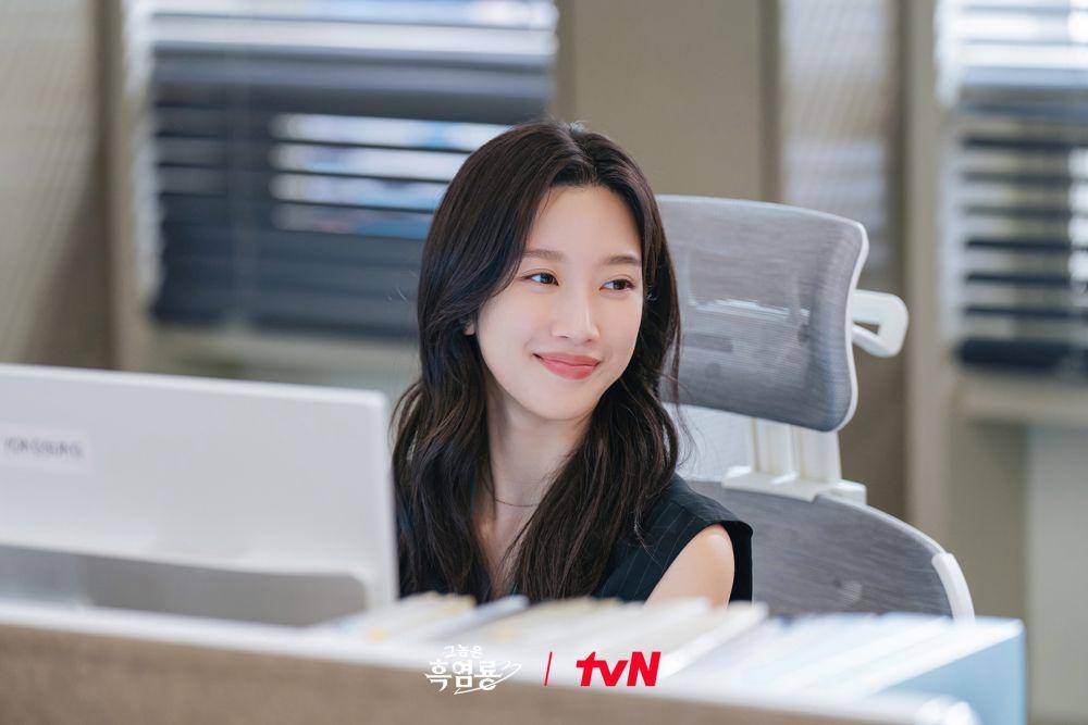 Baek Su Jeong (Moon Ga Young) di drama My Dearest Nemesis (dok. tvN/My Dearest Nemesis)