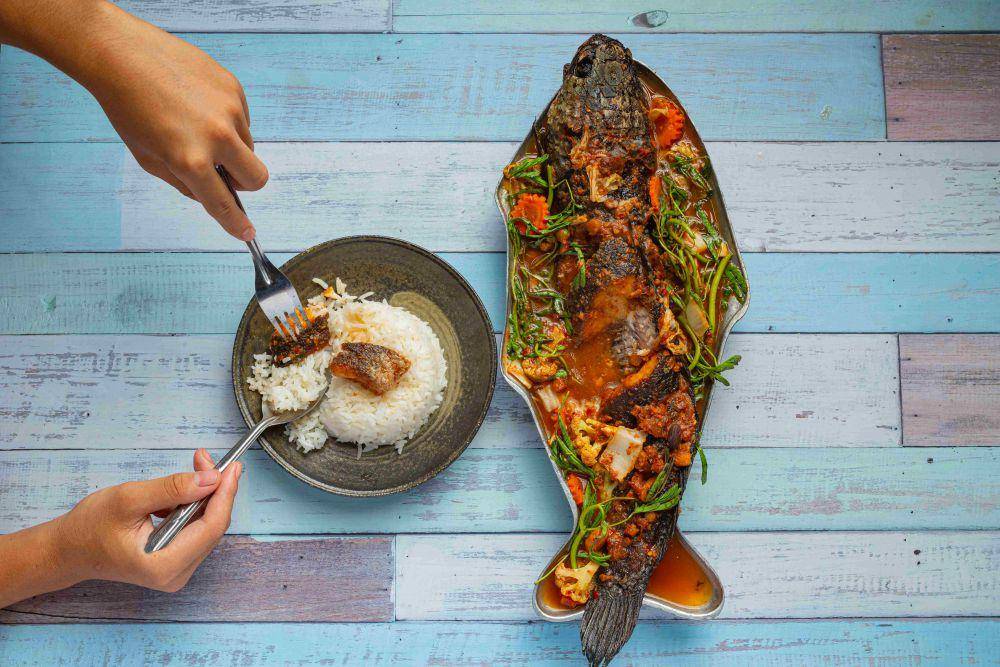 ilustrasi  pepes ikan (freepik.com/jcomp)