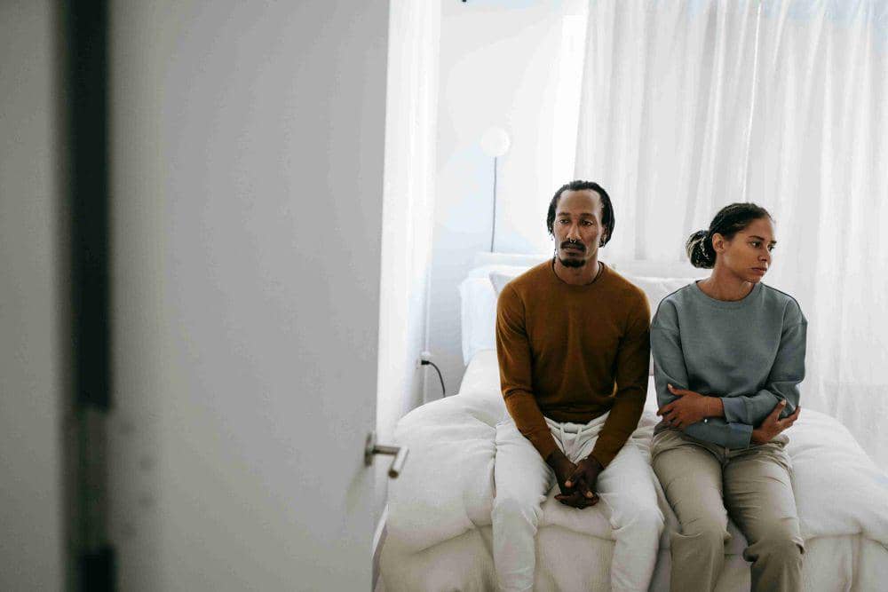 ilustrasi pertengkaran pasangan dengan sifat idealis (unsplash.com/Alex Green)