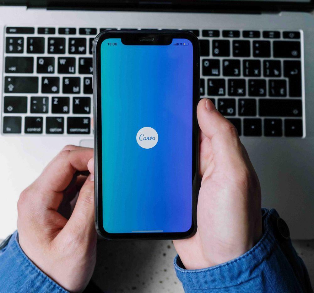 Apa Benar Jualan Template Canva Bisa Hasilkan Puluhan Juta Rupiah?
