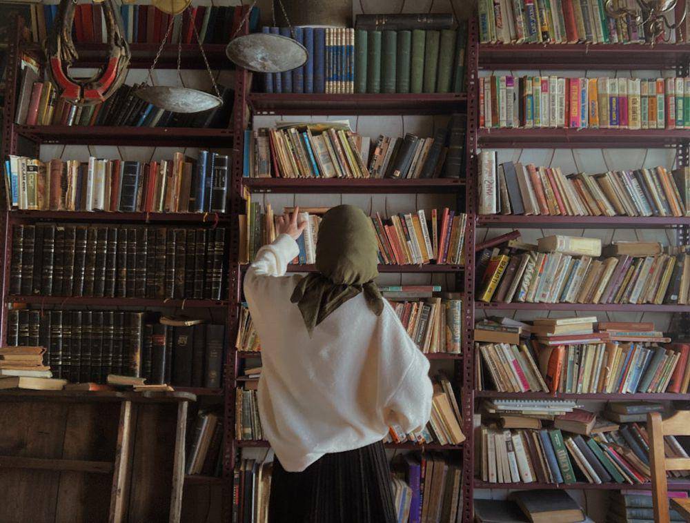 ilustrasi perpustakaan (pexels.com/hatice)