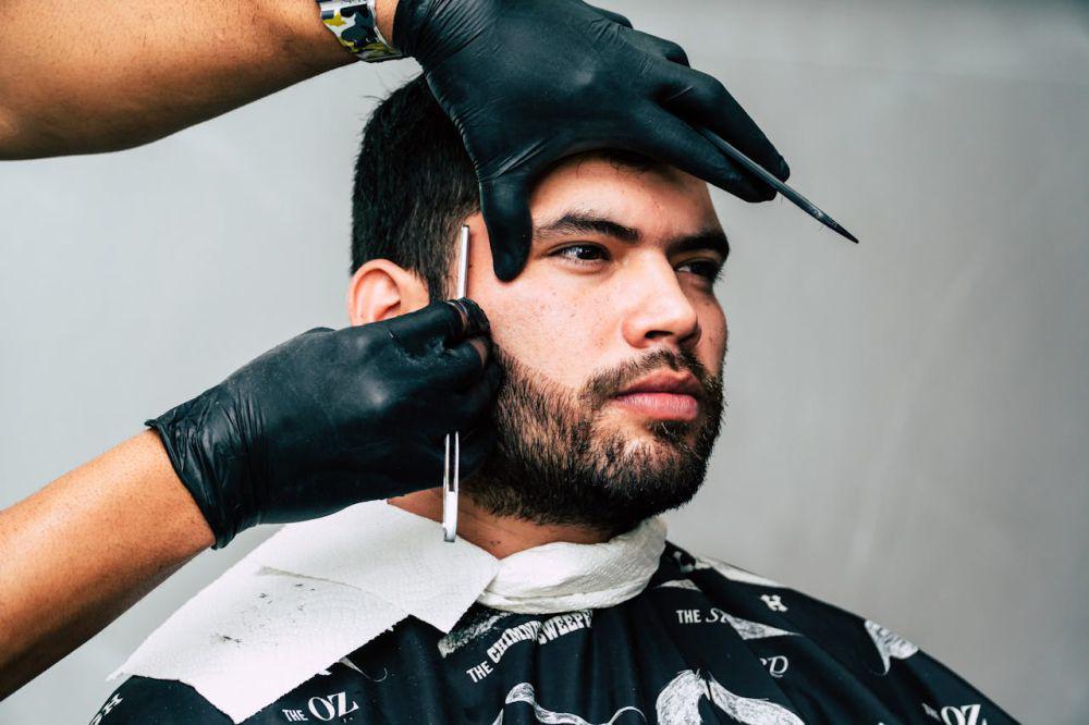 5 Model Rambut Bergelombang Pria yang Stylish dengan Tekstur Alami
