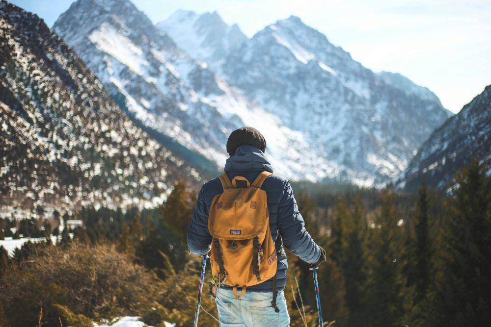 ilustrasi hiking