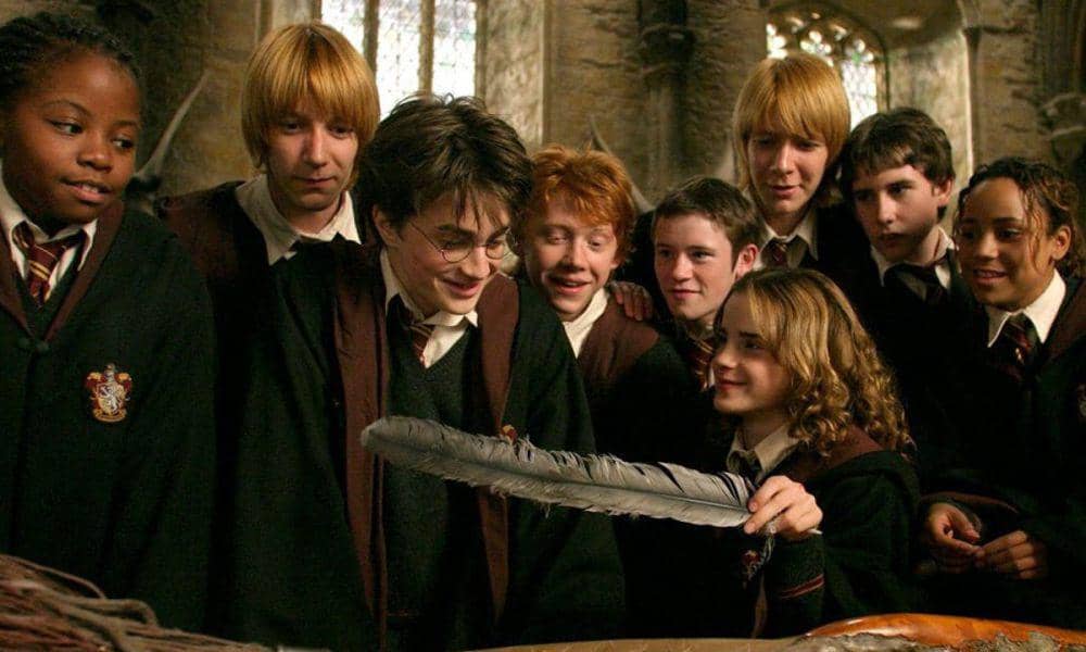 Harry Potter dan Teman-teman nya, https://www.cinemablend.com/streaming-news/harry-potter-reunion-image-brings-daniel-radcliffe-and-hogwarts-best-together