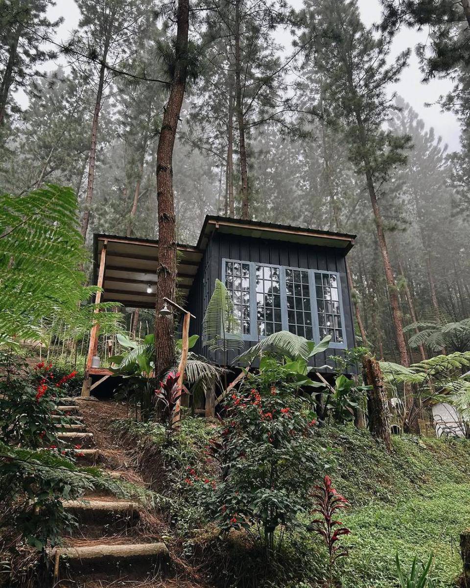 Rumah Angsa Guci Tegal (instagram.com/terserahkemana)