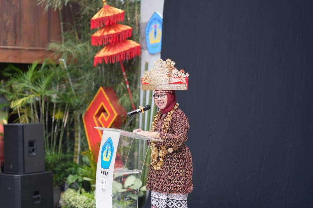 Karnaval Budaya Lampung Meriahkan Dies Natalis FKIP Unila ke-57