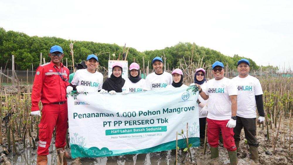 PTPP Lestarikan Lingkungan dengan Tanam 1.000 Mangrove di Semarang