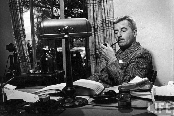 Foto William Faulkner, sastrawan peraih penghargaan nobel. (Pinterest/agolpedepluma)